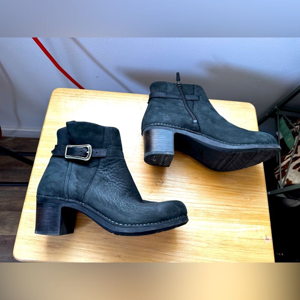 Dansko Hartley Boot Womens Sz 39 US 8.5-9 Greenish Bootie Block Heel